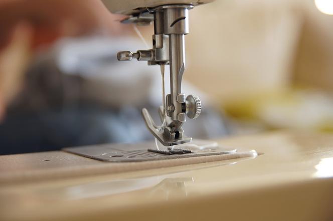Krawcy i pracownicy produkcji odzieży