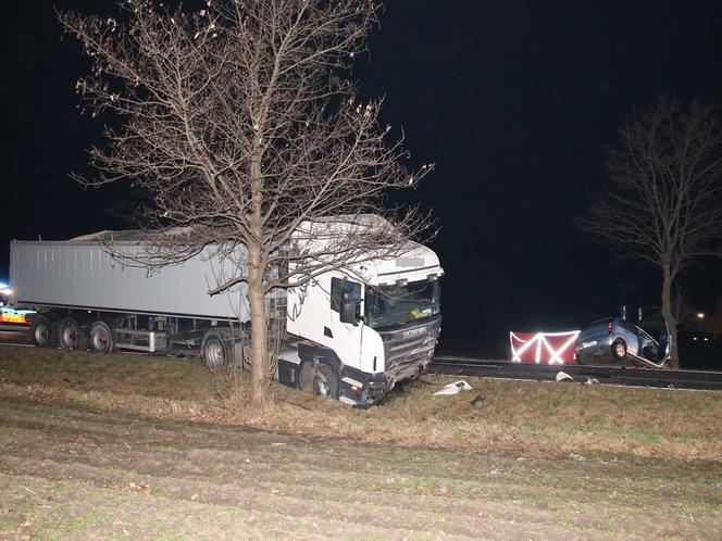 Władysław nagle wjechał pod ciężarówkę. Co było przyczyną wypadku w Samszycach?