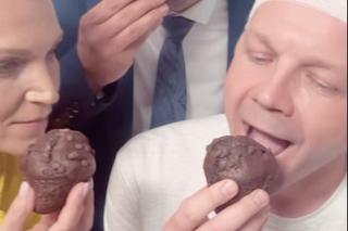 Barwy szczęścia na planie. Bruno (Lesław Żurek), Paszkowska (Olga Bołądź), Klemens (Sebastian Perdek)