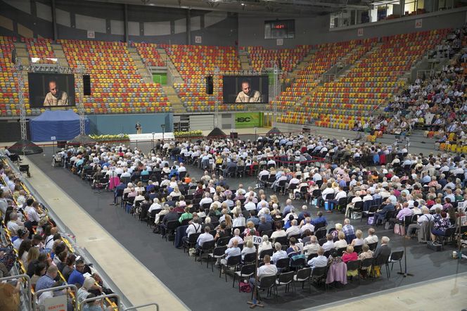 Kongres Świadków Jehowy w Częstochowie. Zdjęcia z soboty 26 lipca 2025