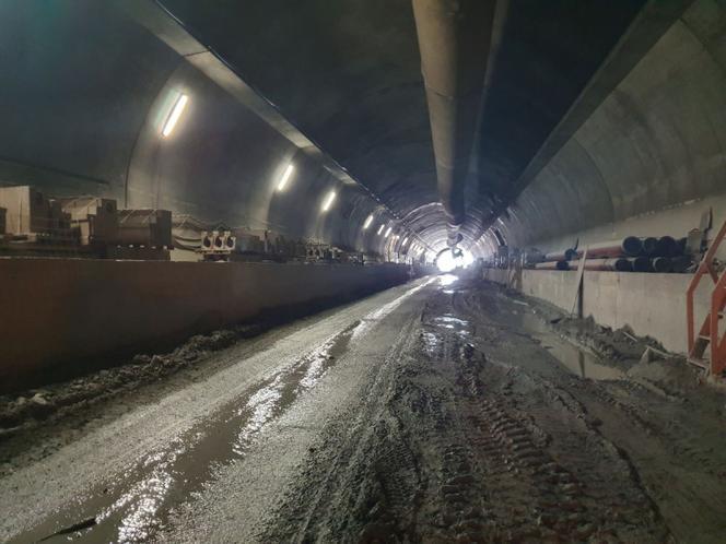 Drugi tunel na odcinku Zakopianki Naprawa-Skomielna Biała prawie przejezdny. Kiedy koniec?