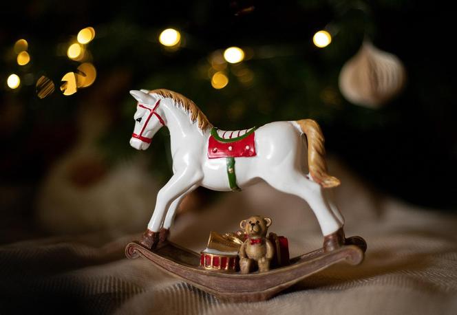 Figurki konia na biegunach, św. Mikołaja, renifera