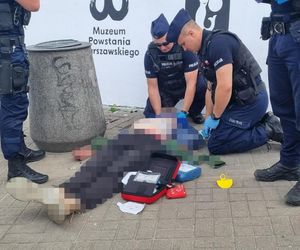 Mężczyzna spadł z muru i przestał oddychać! Heroiczna akcja policjantów
