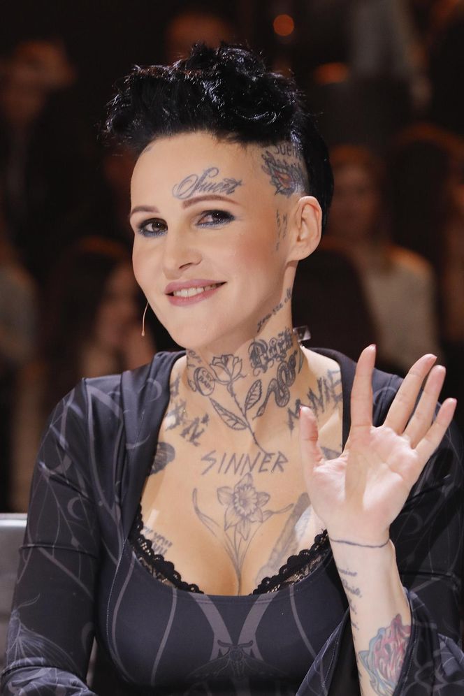 Chylińska nieźle się zmieniła. Duże usta i gładka twarz. Poznajecie ją jeszcze?