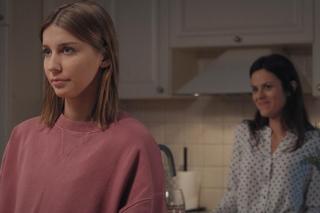 	M jak miłość odc. 1793. Justyna (Magdalena Wieczorek), Kasia (Paulina Lasota)