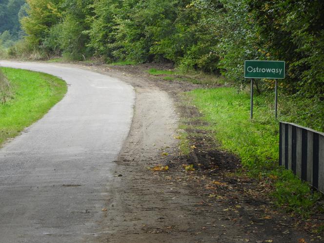 Trwa przebudowa drogi w Okolicy Ostrowąsów