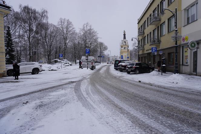 Sytuacja na drogach w Białymstoku. Styczniowy atak zimy w Podlaskiem