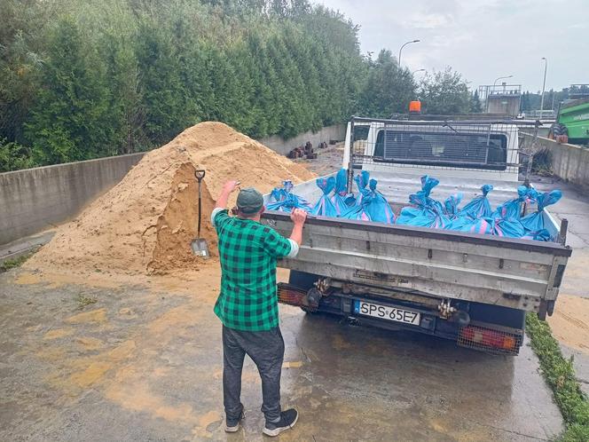 Zalane centrum Rybnika, szkoła w Rudołtowicach i ośrodek Zameczek 