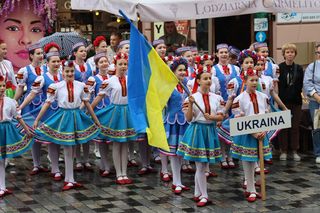 Parada zespołów w ramach Międzynarodowych Spotkań Folklorystycznych 2025 w Lublinie