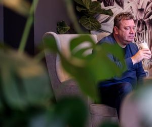 Michał Wójcik w bezcukrowej kawiarni