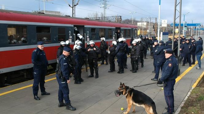 Szkolenie służb na dworcu Łódź Kaliska