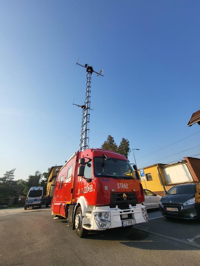 Lubelscy strażacy pomagają powodzianom na różne sposoby