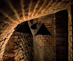 „Morawski Manchester” leży zaledwie kilka godziny drogi z Małopolski. Ma drugie największe katakumby w Europie