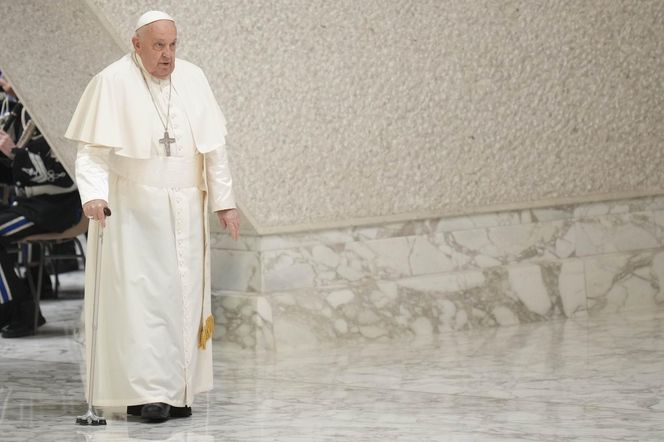 Wierni modlą się za Papieża Franciszka