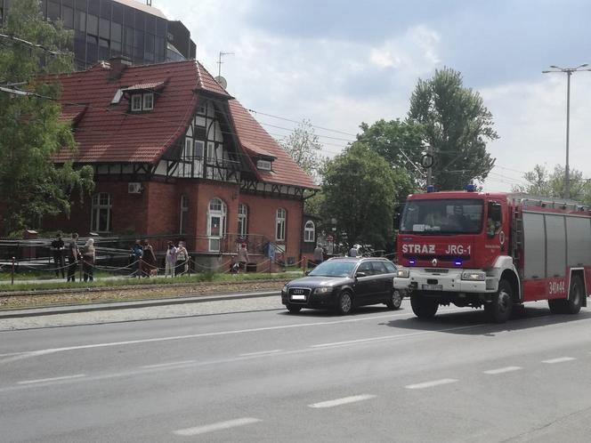 Wypadek niedaleko Dworca Wschodniego w Toruniu. Skoda uderzyła w tramwaj