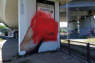 Mural na filarze Trasy Zamkowej został zniszczony 