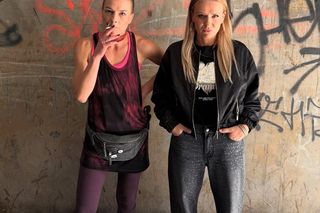 Pierwsza miłość. Dominika (Aneta Zając), Karma (Monika Dawidziuk)