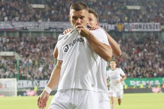 W tych słowach Lukasa Podolskiego jest wielka troska o Górnika. „Może będę mógł zrobić coś...”