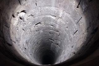 Horror w Stanowicach! Kobieta utknęła w studni. Nie mogli jej wyciągnąć przez nieboszczyka