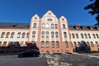 Zakończył się remont dachu kamienicy na Dąbrowskiego w Lesznie