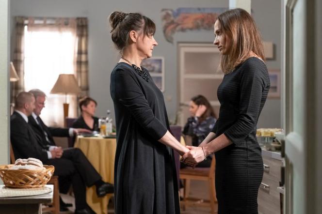 Na Wspólnej odcinek 2764, Joanna (Anna Cieślak), Anna (Agata Suchora)