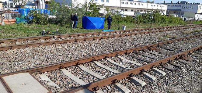 Szynobus potrącił rowerzystę na przejeździe kolejowym w Rzeszowie. Mężczyzna nie żyje