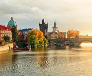 W tych miastach hotele są tańsze niż Airbnb! Zaskoczenia na liście