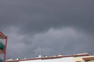 Burza nad Lublinem. Czarne chmury przykryły miasto, słychać grzmoty [GALERIA]