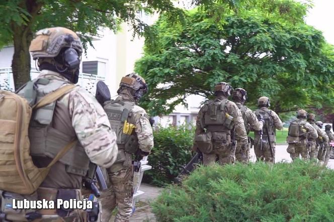 Policjanci robili zroganizowaną grupę przestępczą