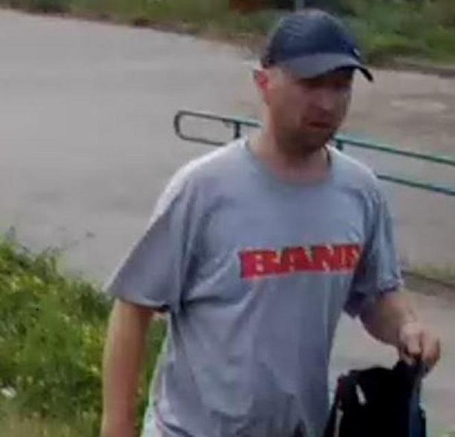 Policja PILNIE poszukuje tego mężczyzny! Zrobił ohydną rzecz