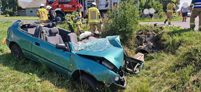 Tragiczny wypadek w Kosutach. Auto uderzyło w betonowy przepust