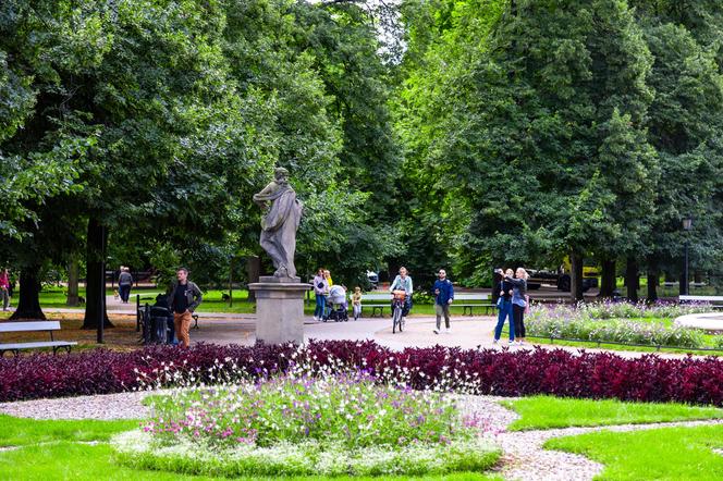 Ogród Saski w Warszawie – alejki i rzeźby