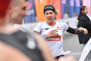 Uczestnicy Biegu Niepodległości 2022 w Warszawie