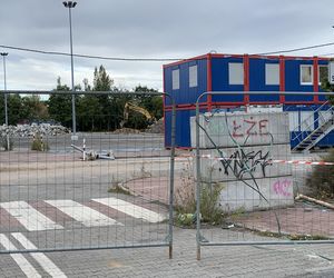 W Dąbrowie Górniczej wyburzają hipermarket Auchan. Powstanie nowy park handlowy