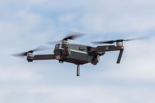 Zakłócenia GPS nad Bałtykiem. Spadają drony. Co się dzieje?