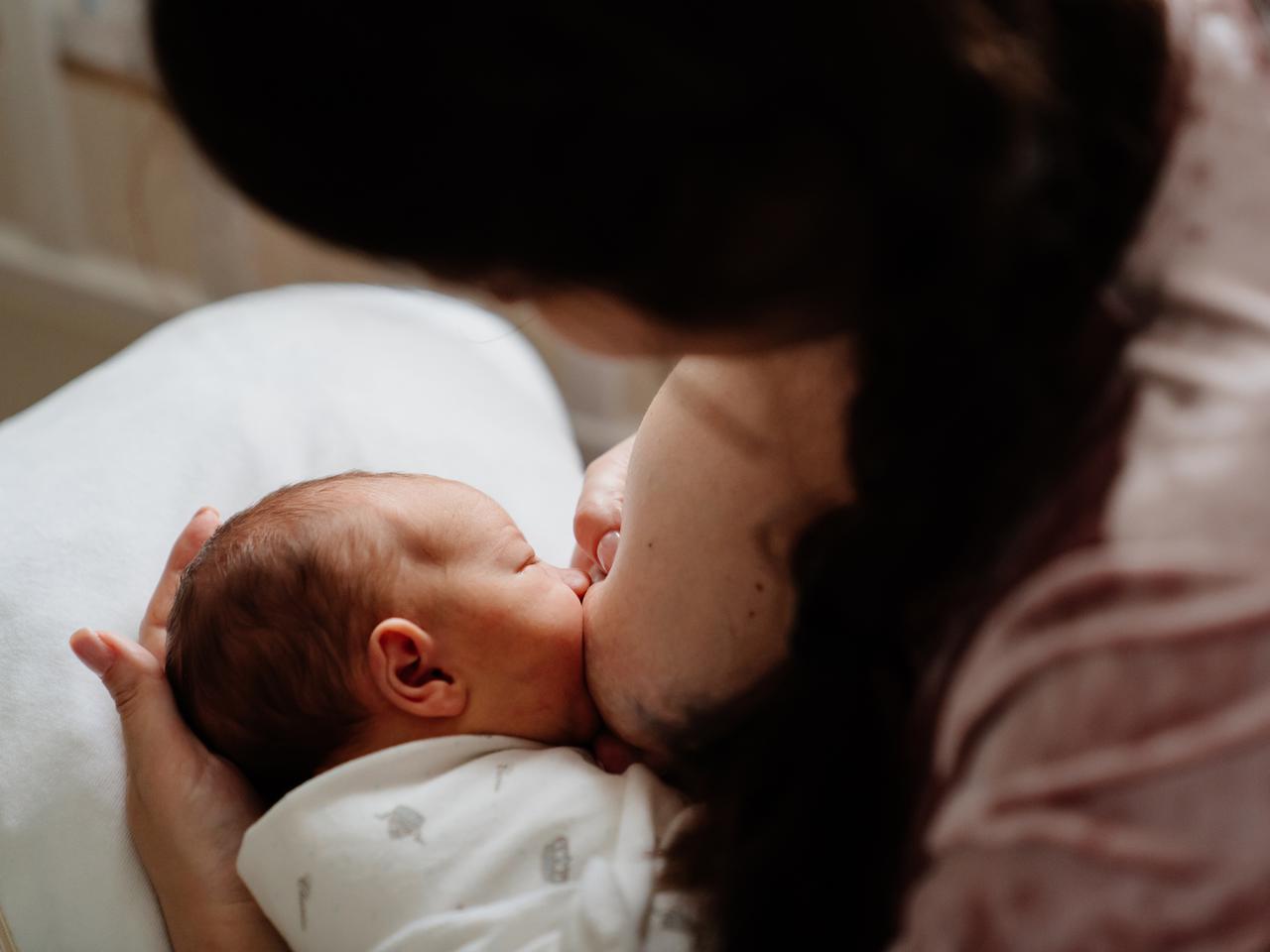 Co stanie się z twoimi piersiami przy karmieniu naturalnym? Nie będą miały lekko