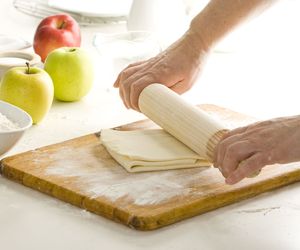 Ciasto francuskie – dlaczego warto mieć je zawsze pod ręką? Co można zrobić z ciasta francuskiego - przepisy