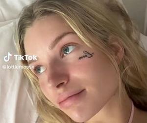 Szok! Siostra Kate Moss obudziła się po imprezie z tatuażem na twarzy