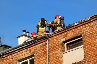 Potworny pożar kamienicy we Włochach. Strażacy znaleźli zwłoki