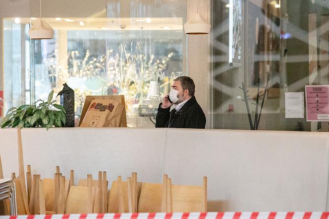 Karski kupił prezenty córce
