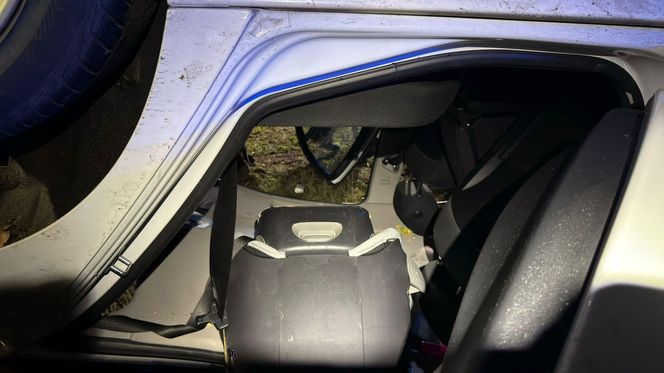 Straszliwe dachowanie na DK 10! W środku pojazdu były dzieci