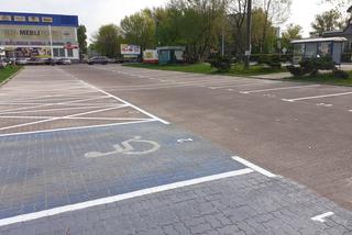W Starachowicach strefa płatnego parkowania na Strefie. Parking tylko dla najemców biurowca