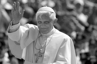 Benedykt XVI nie żyje. Kiedy msza pogrzebowa papieża? 