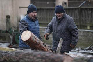 Andrzej z Plutycz na wyciągnięcie ręki! Sprawdź wiek, wykształcenie, dom, YouTube gwiazdy serialu Rolnicy. Podlasie [ZDJĘCIA]