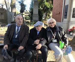 Słoneczna pogoda sprzyjała. 32. Kwesta Na Odnowę Zabytków Starego Cmentarza w Tarnowie