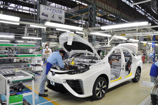 Toyota wstrzymuje produkcję aut w Rosji