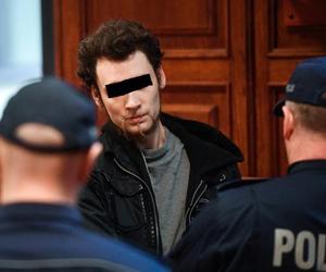 Brutalnie zamordował matkę. Pozostanie dalej w areszcie 