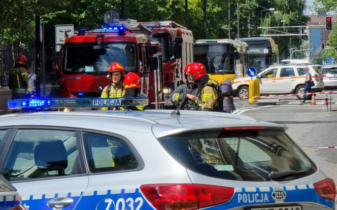 Bomba na Koszykowej! Odnaleziono kilka pocisków z czasów wojny. Ewakuowano mieszkańców