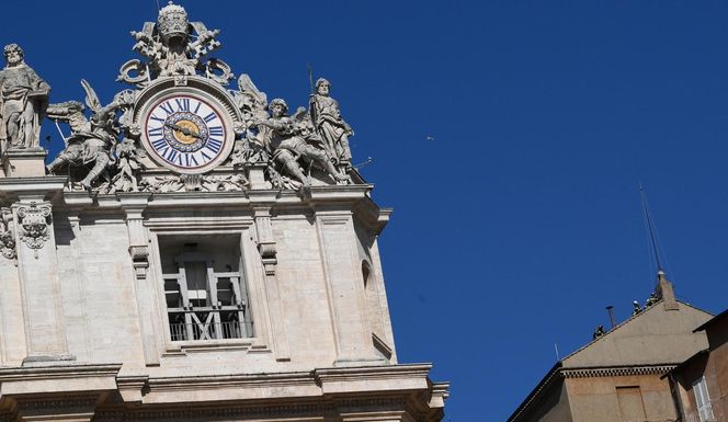 Watykan przygotowuje się do wyboru papieża. Komin już zamontowany