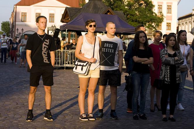 Fisz Emade Tworzywo na Rynku w Rzeszowie